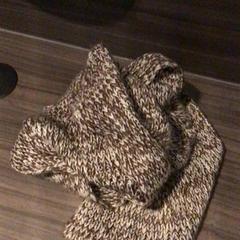 Scialle, come riportato da Van der Valk Hotel Zwolle utilizzando iLost