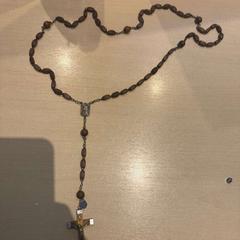 Collier Bruin, a été signalé par Haven Hotel Rotterdam utilisant iLost