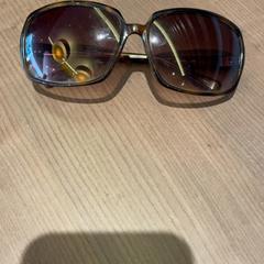 Gafas de sol, ha sido reportado por Pathé Arnhem con iLost