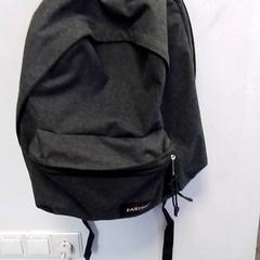 Sac à dos rugz, a été signalé par Hermes Eindhoven utilisant iLost