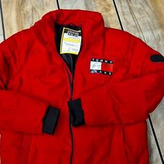 Chaqueta Rood, ha sido reportado por IKEA Delft con iLost