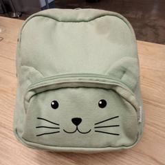 Mochila, como reportado por IKEA Montpellier utilizando o iLost