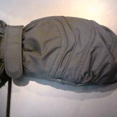 Handske, rapporterat av SnowWorld Landgraaf med iLost