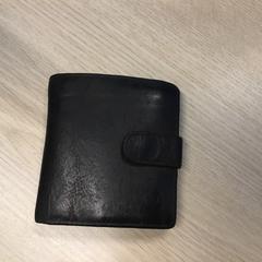 Billeteras, ha sido reportado por Gemeente Arnhem con iLost