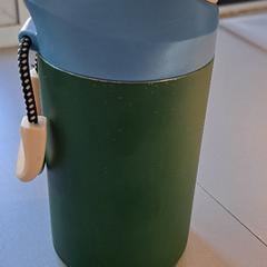 زجاجة الشرب، كما تم الإبلاغ عنه بواسطة Madurodam عبر iLost