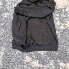 パーカー hoody がiLostで Transdev Gooi en Vechtstreek によって報告されました