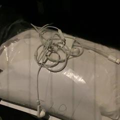 Coxín & Auriculares White, segundo informou MEININGER Hotel Amsterdam City West usando iLost