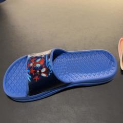 Sandály, jak nahlášeno Van der Valk Hotel Houten pomocí iLost