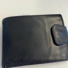 Cartera Awan, segons ha informat GVB mitjançant iLost