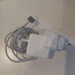Adaptador de alimentación usb-c met  stekker, segundo informou NHL Stenden hogeschool Leeuwarden usando iLost