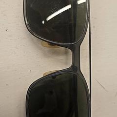 Solglasögon, rapporterat av Paaspop 2025 med iLost