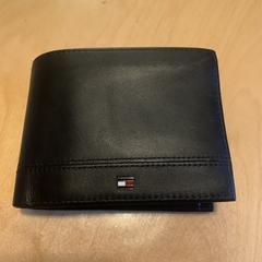 Portemonnee Thommy Hilfinger، كما تم الإبلاغ عنه عبر iLost