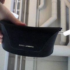 Glasögon docle&gabana case with glasses in it, rapporterat av The Tire Station Hotel med iLost