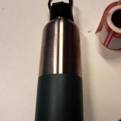 Bottiglia d'acqua, come riportato da Qbuzz ZHN utilizzando iLost