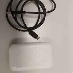 Elektronika Powerbank met kabel, ako bolo nahlásené Regio West-Vlaanderen pomocou iLost
