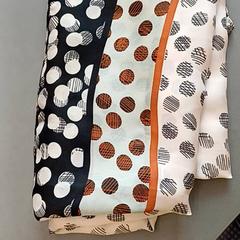 Choker Beige/Noir à pois, som rapportert av IKEA Nantes ved bruk av iLost