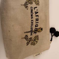 Toilettas Crème kleurig, zoals gemeld door HvA Amstelcampus met iLost