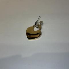 Earrings, as reported by IKEA横浜 using iLost