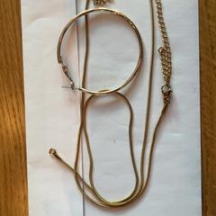 ネックレス & イヤリング がiLostで ibis Styles Rotterdam Ahoy によって報告されました