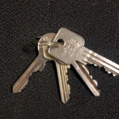 Chaves A set of four keys, como reportado por KABUL à GoGo / Teatro utilizando o iLost