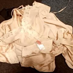 Kleding en schoenen, segundo informou Mövenpick Hotel Amsterdam City Centre usando iLost
