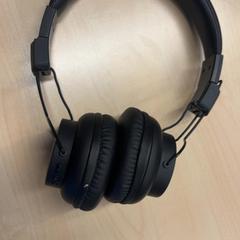 Hörlurar Zwart, rapporterat av Pathé Schouwburgplein med iLost