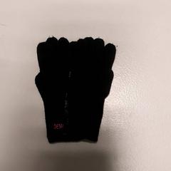 衣類 Handschoenen がiLostで Regio West-Vlaanderen によって報告されました