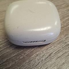 Funda per a auriculars Beige, kunststof, segons ha informat EBS Spijkenisse mitjançant iLost