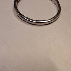 Náramok armbanden, ako bolo nahlásené Qbuzz ZHN pomocou iLost