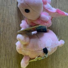 Plyšový macko Pink, ako bolo nahlásené MEININGER Hotel Berlin East Side Gallary pomocou iLost