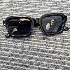 Des lunettes de soleil, a été signalé par Pathé Delft utilisant iLost