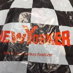 Plastic tas met kleding tas met kleding, segons ha informat Pouw Vervoer mitjançant iLost