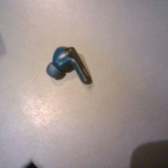 イヤピース がiLostで SnowWorld Landgraaf によって報告されました