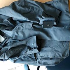 Ropa - Jas, ha sido reportado por Regio West-Vlaanderen con iLost