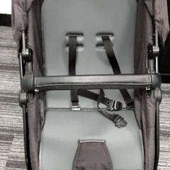 İLost kullanarak Arriva Vechtdallijnen tarafından bildirildiği gibi Çocuk arabası Donkergrijs