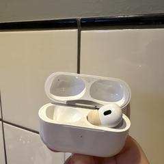 AirPods Pro case en rechteroortje, jak zgłoszono do iLost
