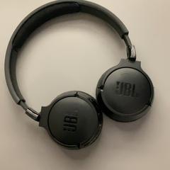 Headphones, as reported by MEININGER Hotel Budapest Great Market Hall using iLost