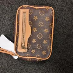 Tasjes  beige kunststof, segons ha informat Blauwnet Zwolle mitjançant iLost