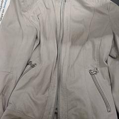 Veste gris barbara lebek Veste grise en daim, as reported by IKEA Orléans - Ardon using iLost