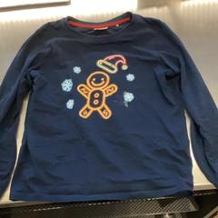 Pull pour enfants pullover, a été signalé par MEININGER Hotel Leipzig Hauptbahnhof utilisant iLost