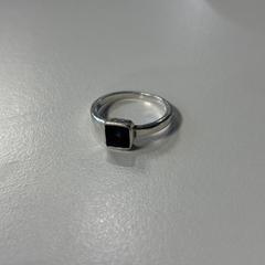 Zilveren ring, jak bylo nahlášeno na iLost
