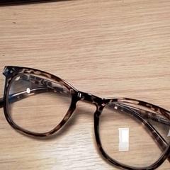 Glasögon, rapporterat av Qbuzz Fryslân med iLost