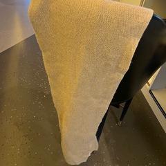 Skjerf grey, soft, som rapportert av Room Mate Bruno ved bruk av iLost