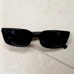 サングラス Zwart がiLostで Qbuzz GD Groningen Peizerweg によって報告されました