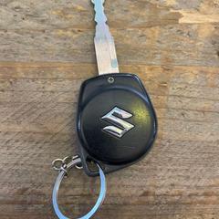 Klíče od auta Suzuki, jak nahlášeno Paaspop pomocí iLost