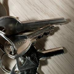 Nøkler, som rapportert av Regio Antwerpen - Brussel ved bruk av iLost