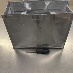 Väska Tas met schroevendraaier erin, rapporterat av IKEA Utrecht med iLost