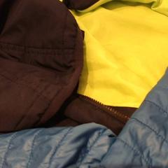 Jacke Blauw/groen - Polyester, gemeldet von Walibi Holland über iLost