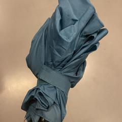 Regenschirm, zgłoszono przez MEININGER Hotel Berlin Central Station przy użyciu iLost