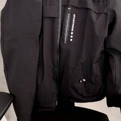 Bunda Zwart, ako bolo nahlásené Arriva Infoshop Enschede pomocou iLost